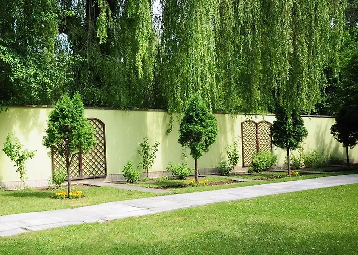 Rezydencja Belweder Klonowa Bed and Breakfast Warszawa